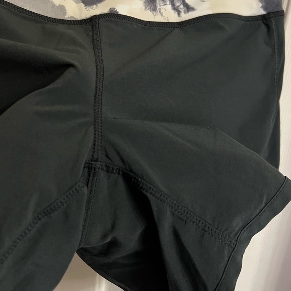 Lululemon 🍋 Turbo Run Short Size 10 - Picture 10 of 13